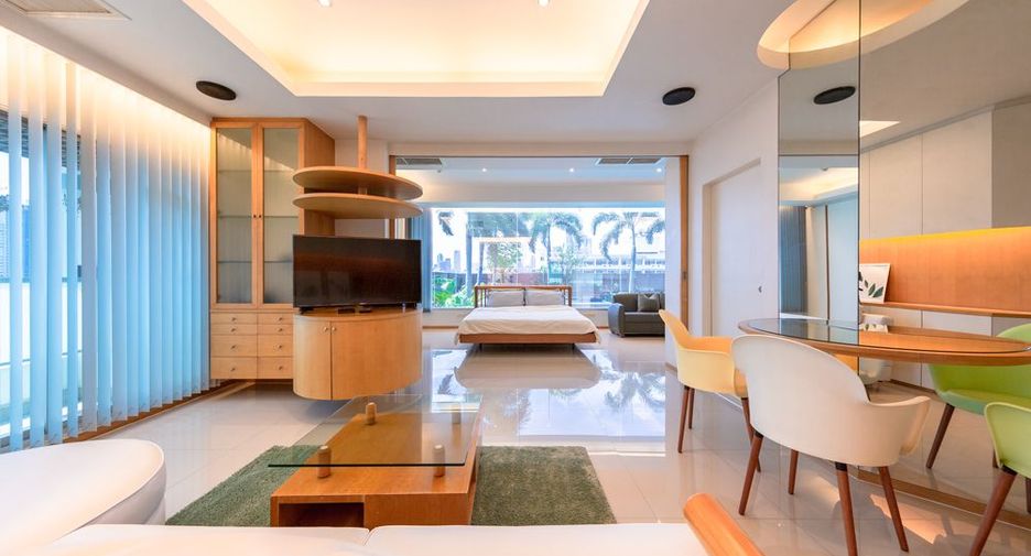 For rent 1 bed condo in Yan Nawa, Bangkok