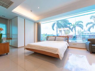 For rent 1 bed condo in Yan Nawa, Bangkok