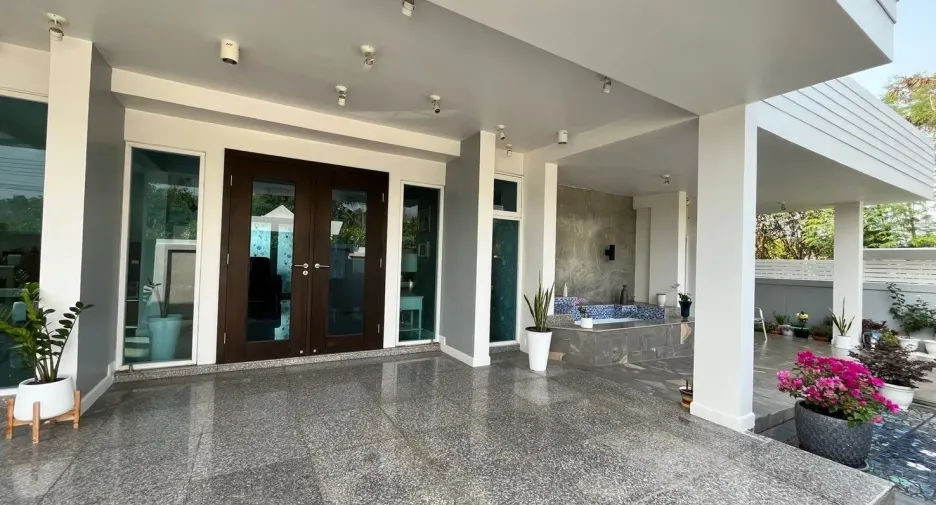 For sale 3 bedrooms house in Mae Mo, Lampang