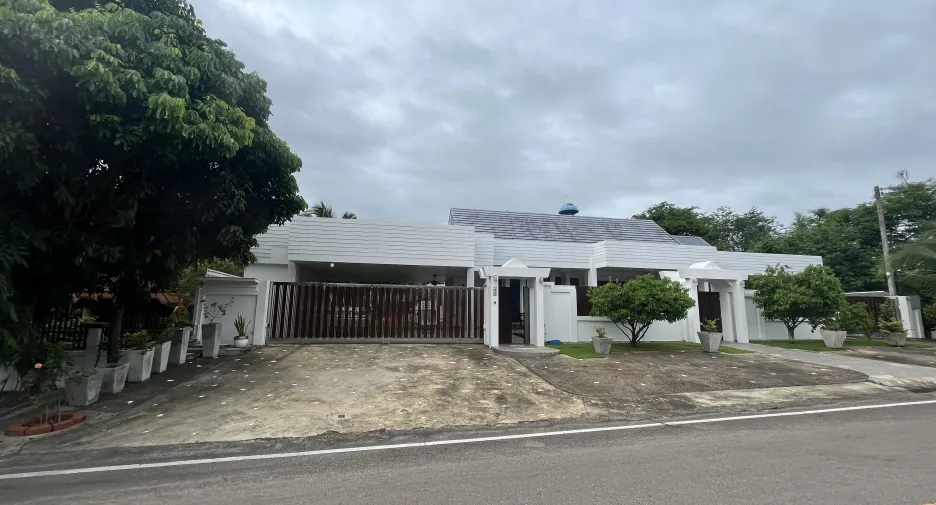 For sale 3 bedrooms house in Mae Mo, Lampang