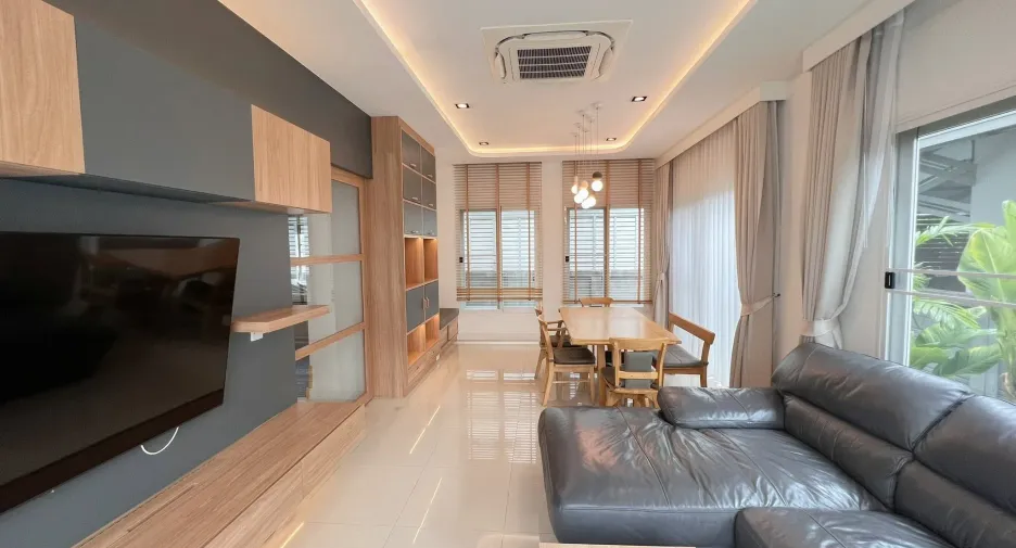 For rent 4 bedrooms house in Khlong Luang, Pathum Thani