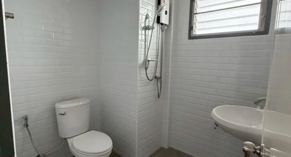 For rent 4 ベッドルーム house in Bang Na, Bangkok