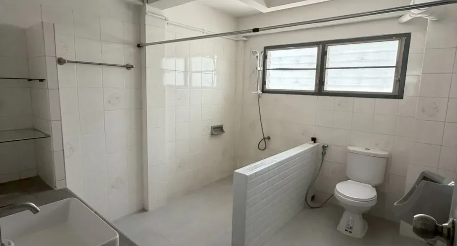 For rent 4 ベッドルーム house in Bang Na, Bangkok