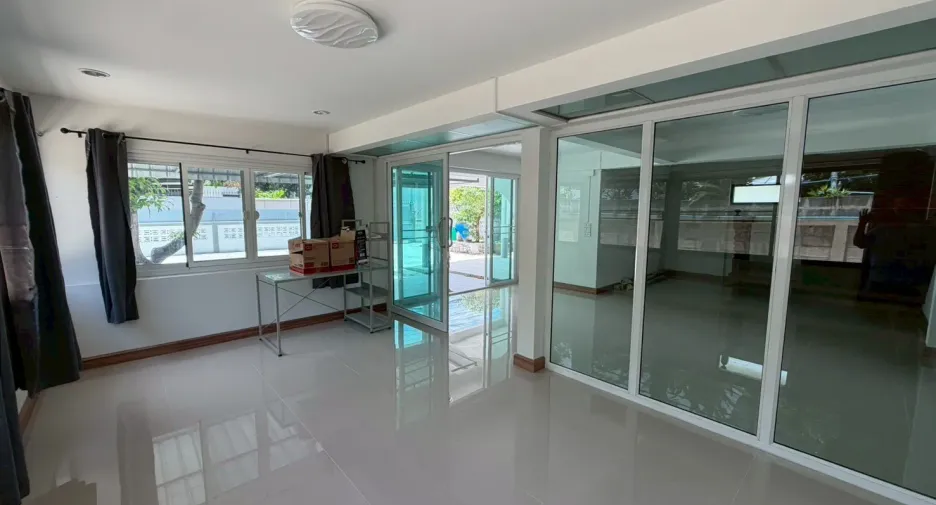 For rent 4 ベッドルーム house in Bang Na, Bangkok