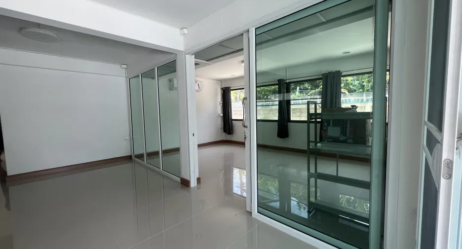For rent 4 ベッドルーム house in Bang Na, Bangkok