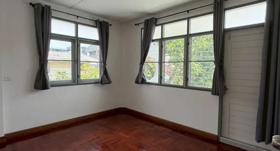 For rent 4 ベッドルーム house in Bang Na, Bangkok