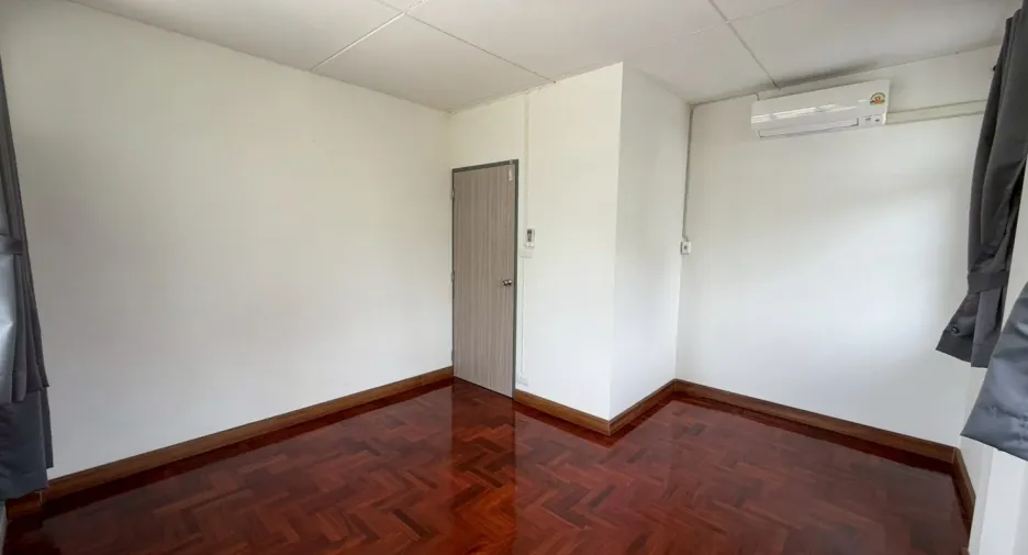For rent 4 ベッドルーム house in Bang Na, Bangkok