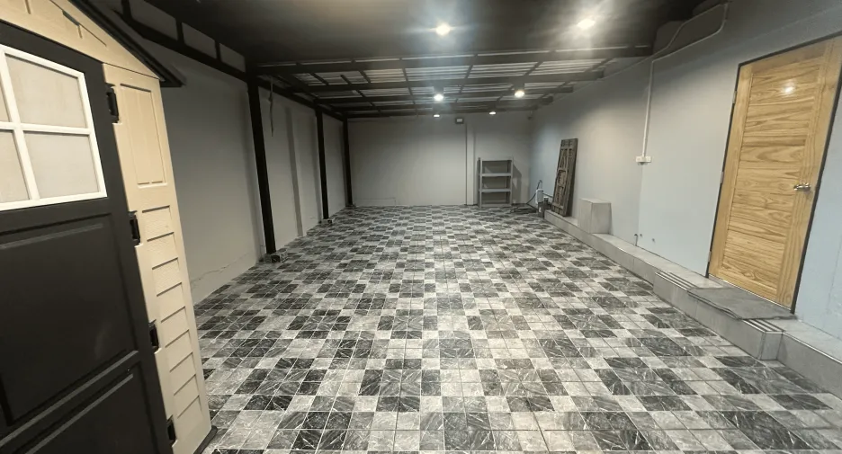 For rent 5 ベッドルーム house in Phra Khanong, Bangkok