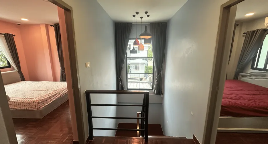 For rent 5 ベッドルーム house in Phra Khanong, Bangkok