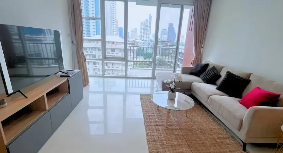 For sale 2 bedrooms condo in Khlong Toei, Bangkok