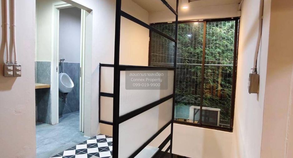 À louer 1 chambre maison de ville à Sathon, Bangkok