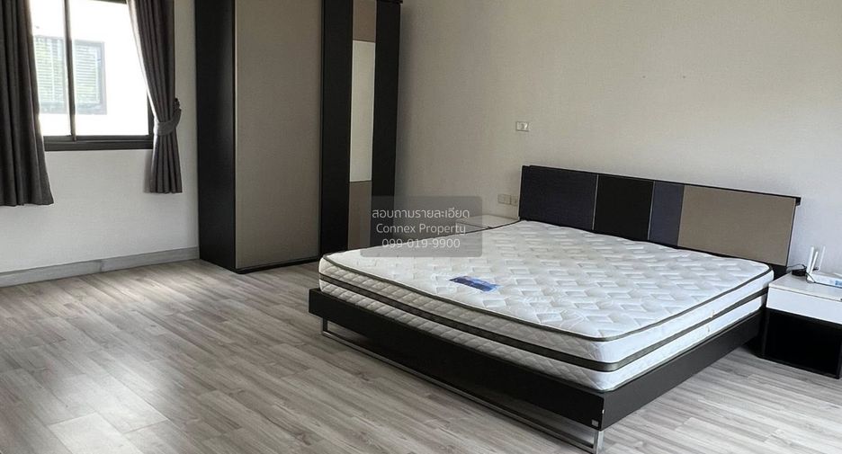 Casa adosada en alquiler de 3 habitaciones en Saphan Sung, Bangkok