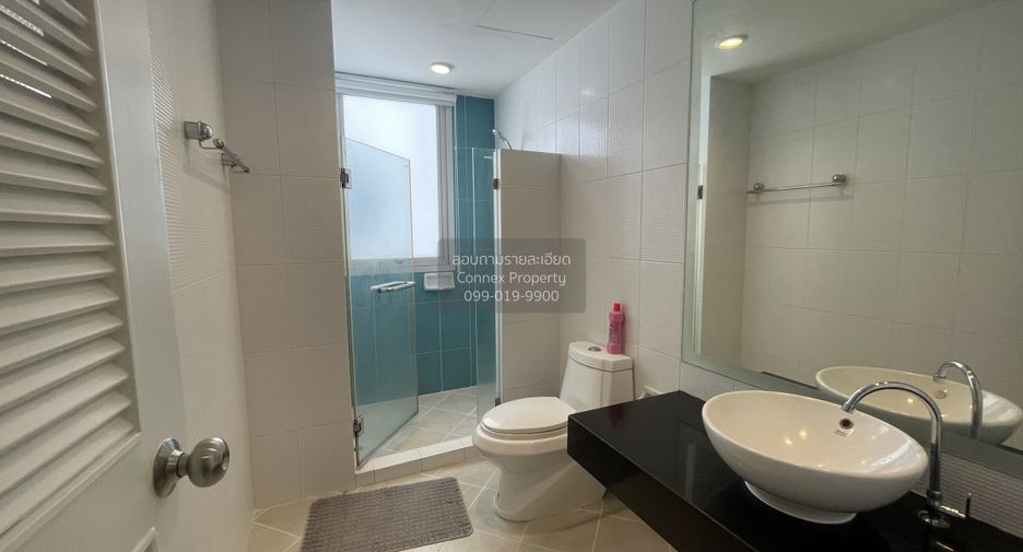 For rent 2 bedrooms condo in Sathon, Bangkok