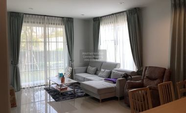 Haus zur Miete mit 4 Zimmer in Prawet, Bangkok
