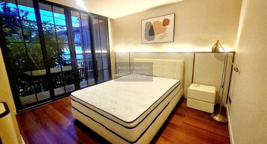 Casa adosada en alquiler de 4 habitaciones en Watthana, Bangkok