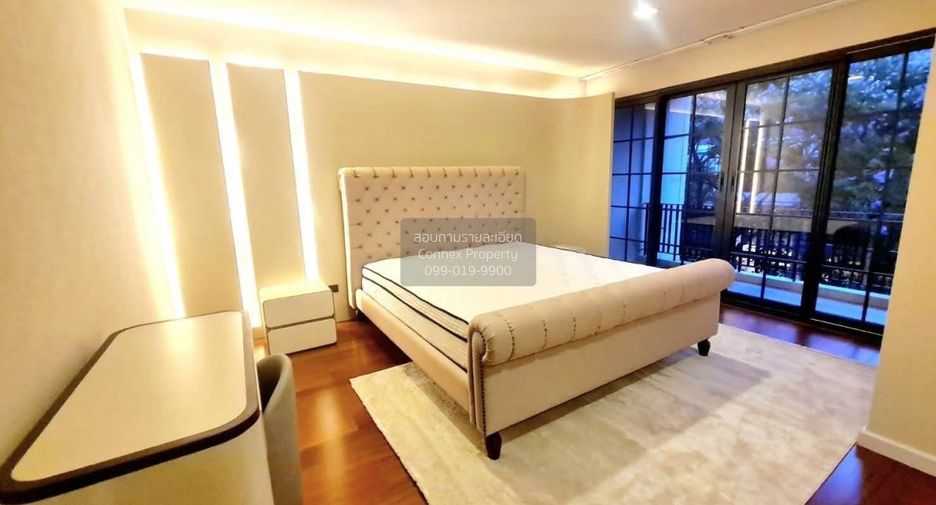 Casa adosada en alquiler de 4 habitaciones en Watthana, Bangkok