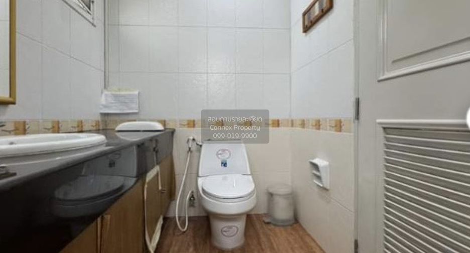 For rent 3 bedrooms house in Chom Thong, Bangkok