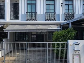 For rent 3 bedrooms townhouse in Bang Phli, Samut Prakan