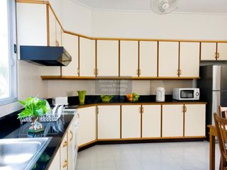 For rent 4 bedrooms apartment in Khlong Toei, Bangkok