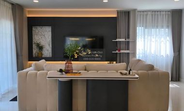 Casa en alquiler de 4 habitaciones en Bang Phli, Samut Prakan