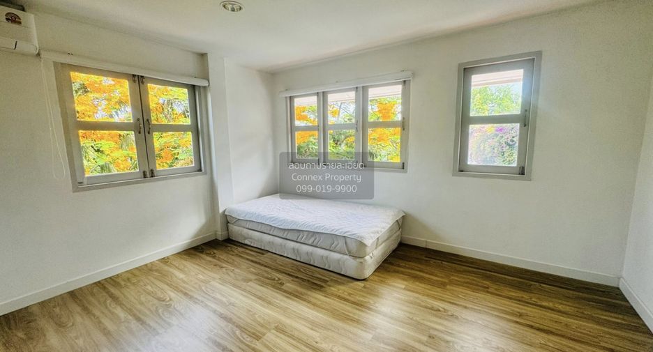 For rent 2 bedrooms house in Wang Thonglang, Bangkok