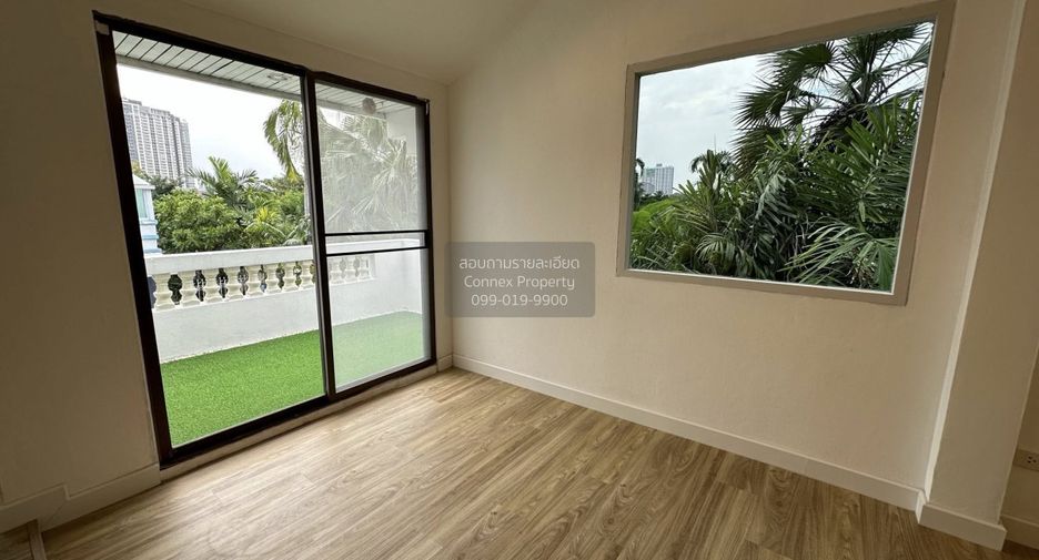 For rent 2 bedrooms house in Wang Thonglang, Bangkok