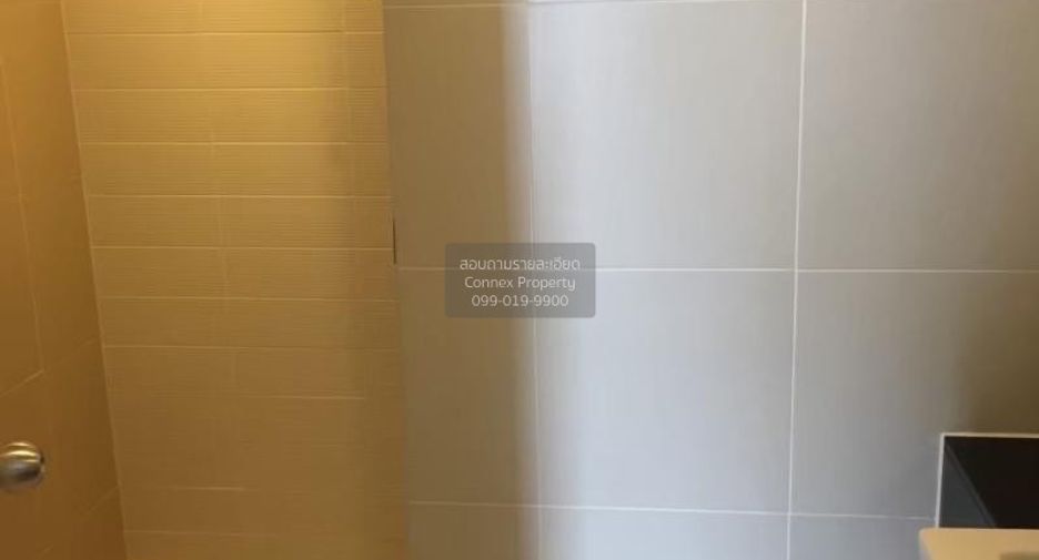 For rent 3 bedrooms condo in Huai Khwang, Bangkok
