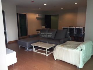 For rent 3 bedrooms condo in Huai Khwang, Bangkok