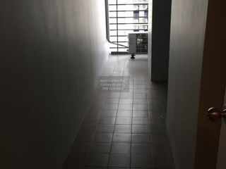 For rent 3 bedrooms condo in Huai Khwang, Bangkok