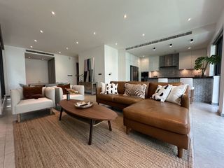 Haus zur Miete mit 4 Zimmer in Watthana, Bangkok