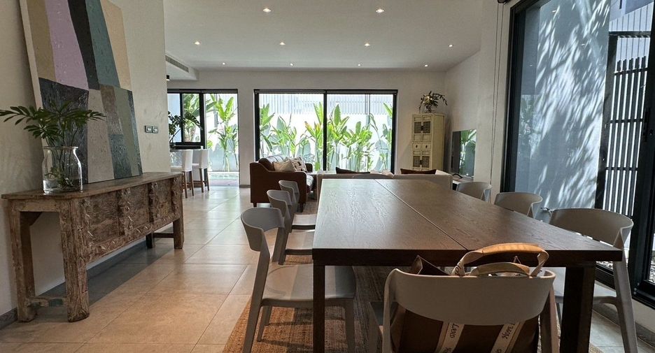 Haus zur Miete mit 4 Zimmer in Watthana, Bangkok