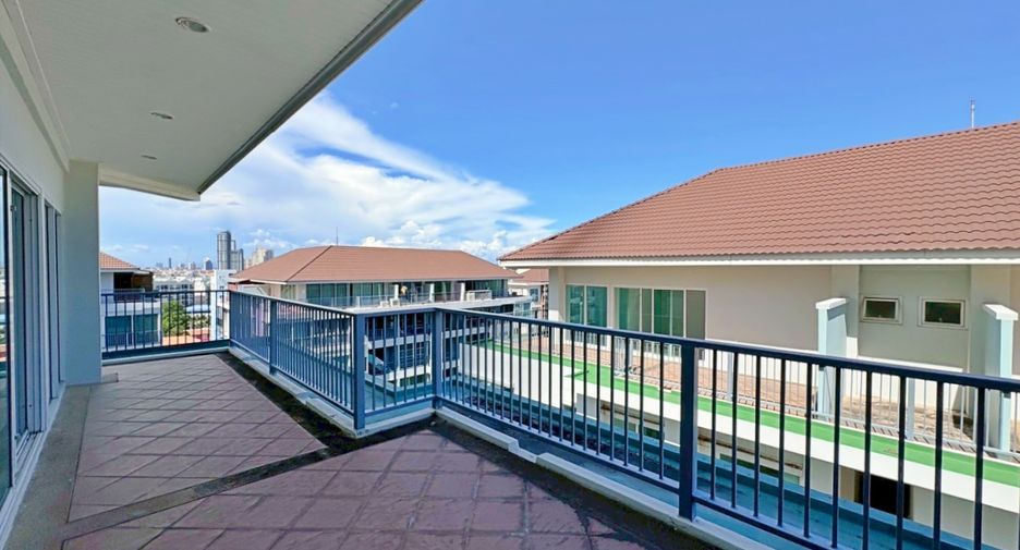 For sale 2 bedrooms condo in South Pattaya, Pattaya