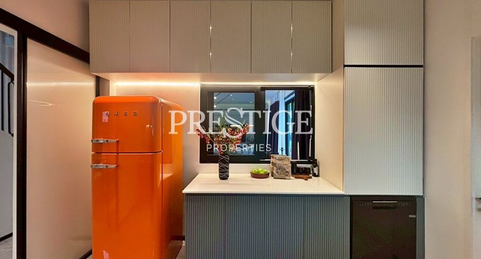 For rent 4 bedrooms house in East Pattaya, Pattaya
