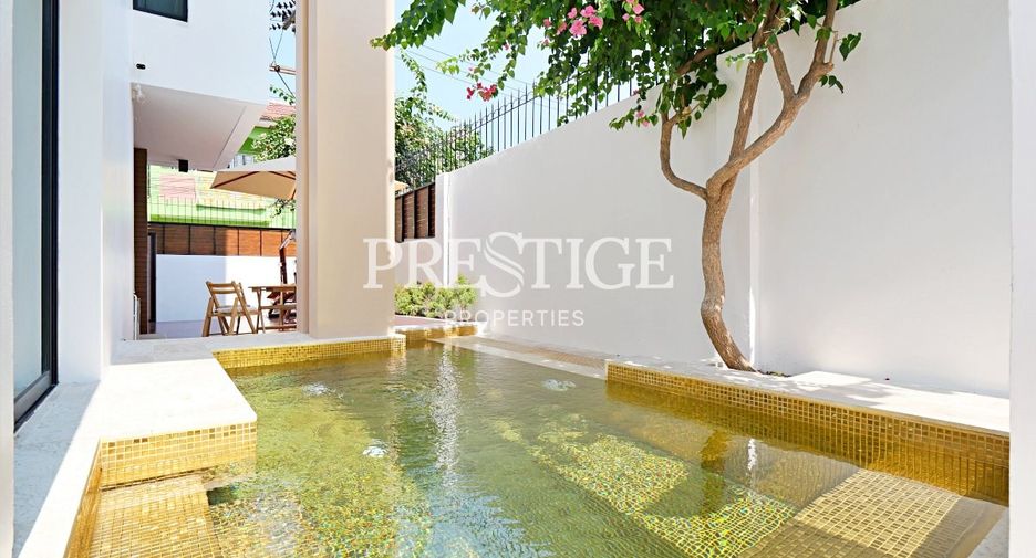 For rent 4 bedrooms house in East Pattaya, Pattaya