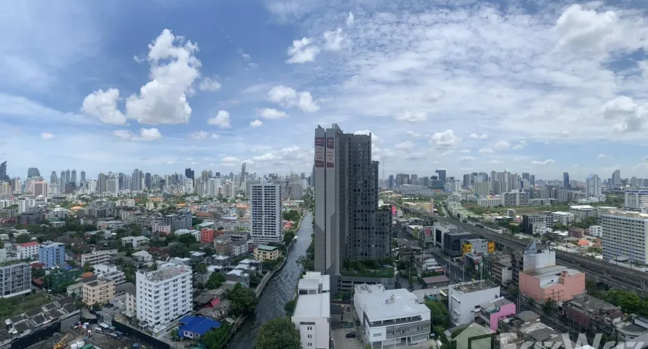 For sale 2 bedrooms condo in Watthana, Bangkok