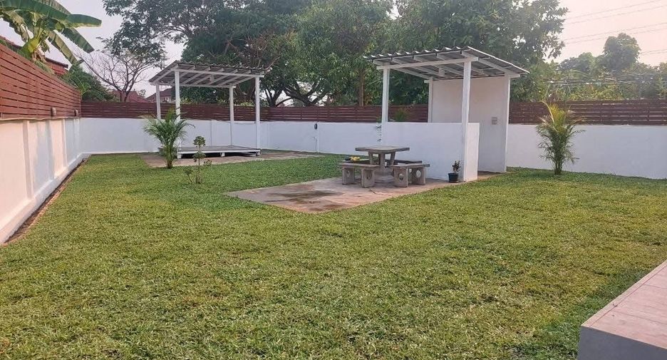 For rent 4 bedrooms house in San Sai, Chiang Mai
