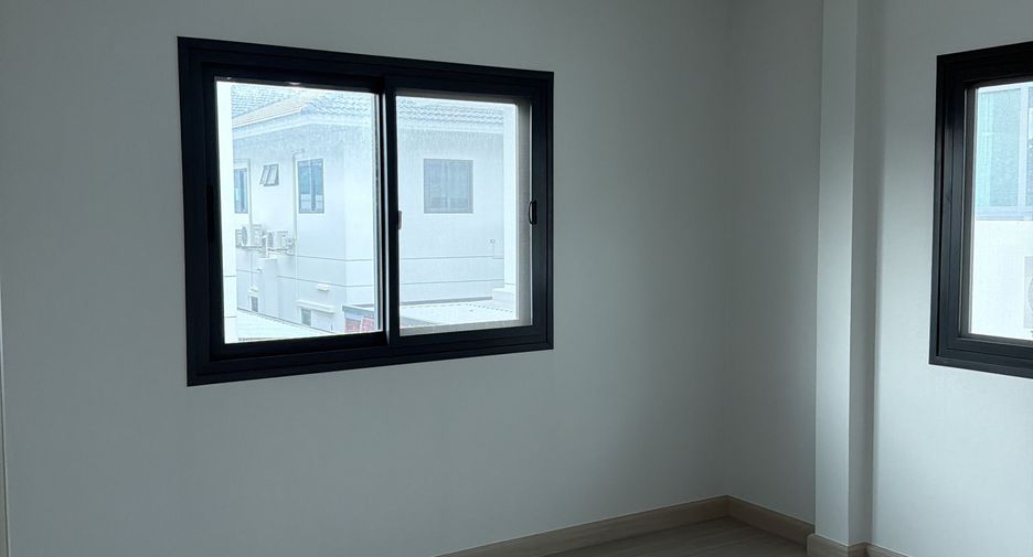 For rent 4 bedrooms house in East Pattaya, Pattaya