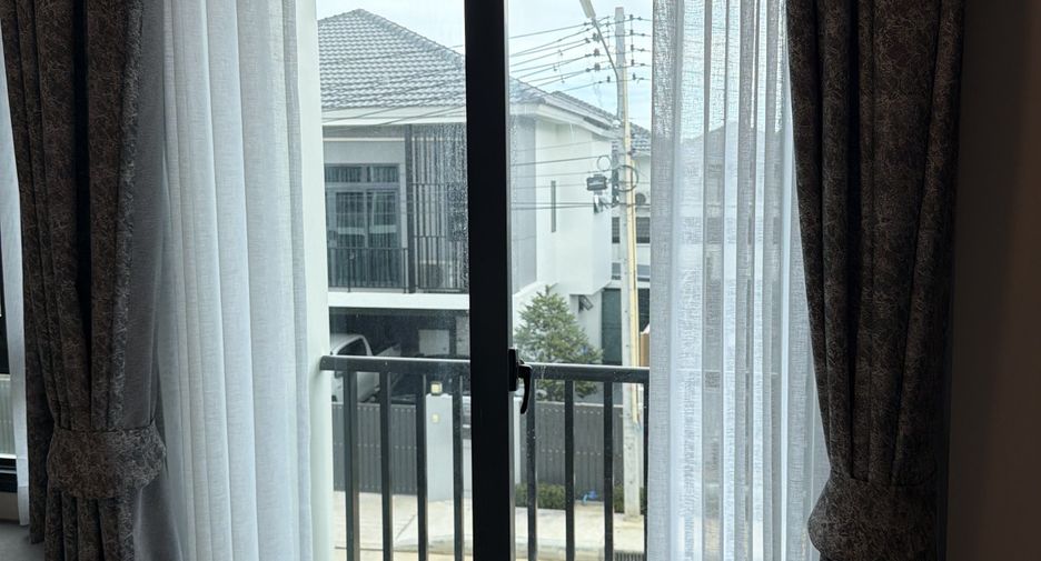 For rent 4 bedrooms house in East Pattaya, Pattaya