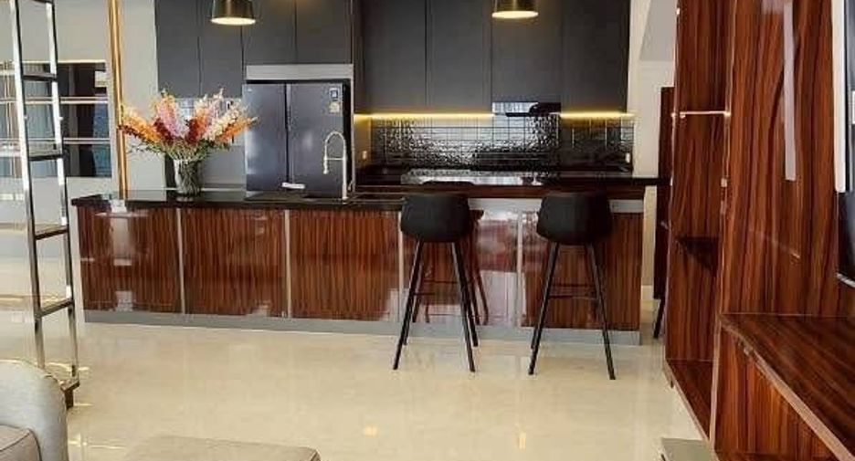 For sale and for rent 4 bedrooms villa in Bang Lamung, Chonburi