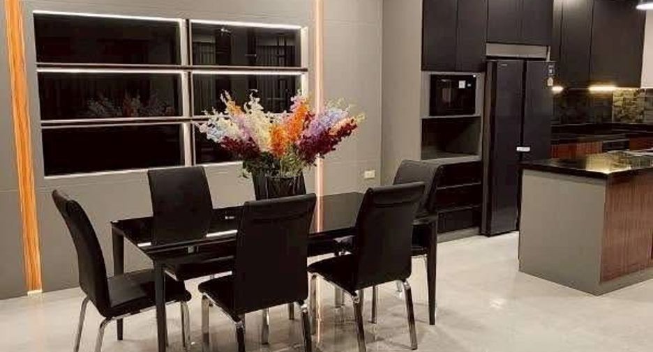 For sale and for rent 4 bedrooms villa in Bang Lamung, Chonburi