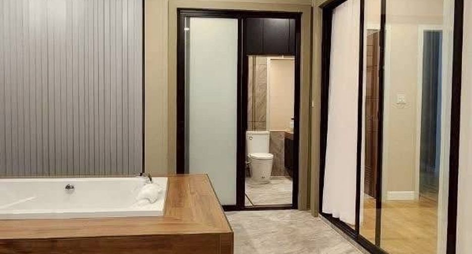 For sale and for rent 4 bedrooms villa in Bang Lamung, Chonburi