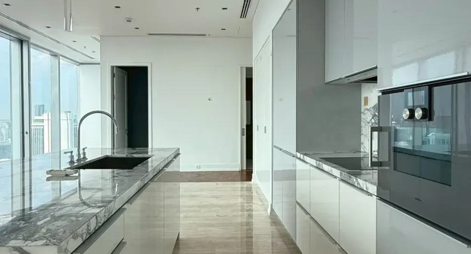 À vendre 2 chambres condo à Sathon, Bangkok
