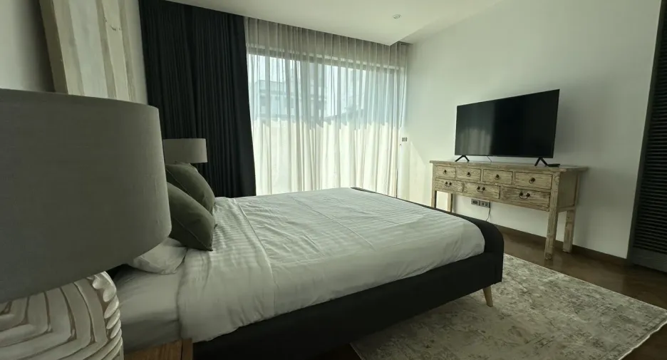 For rent 4 bedrooms villa in Watthana, Bangkok