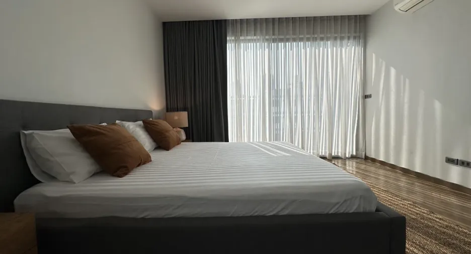 For rent 4 bedrooms villa in Watthana, Bangkok