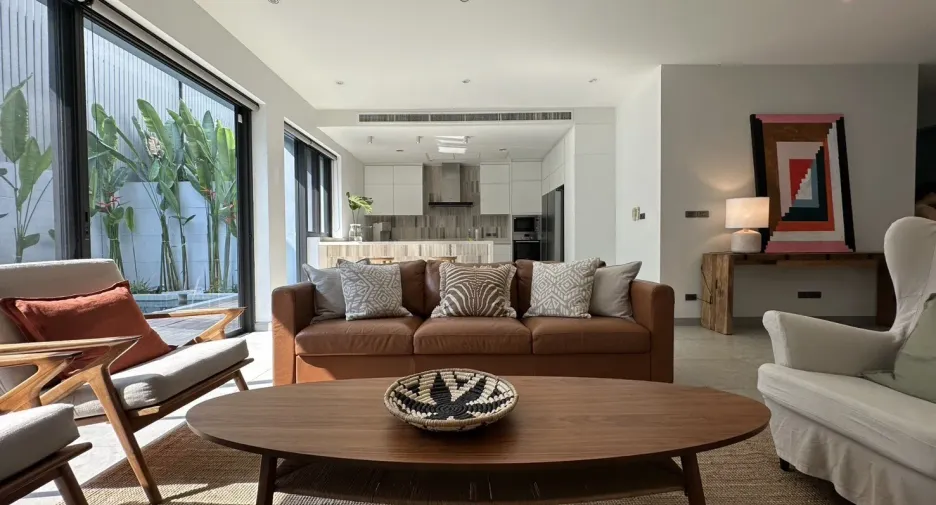 For rent 4 bedrooms villa in Watthana, Bangkok