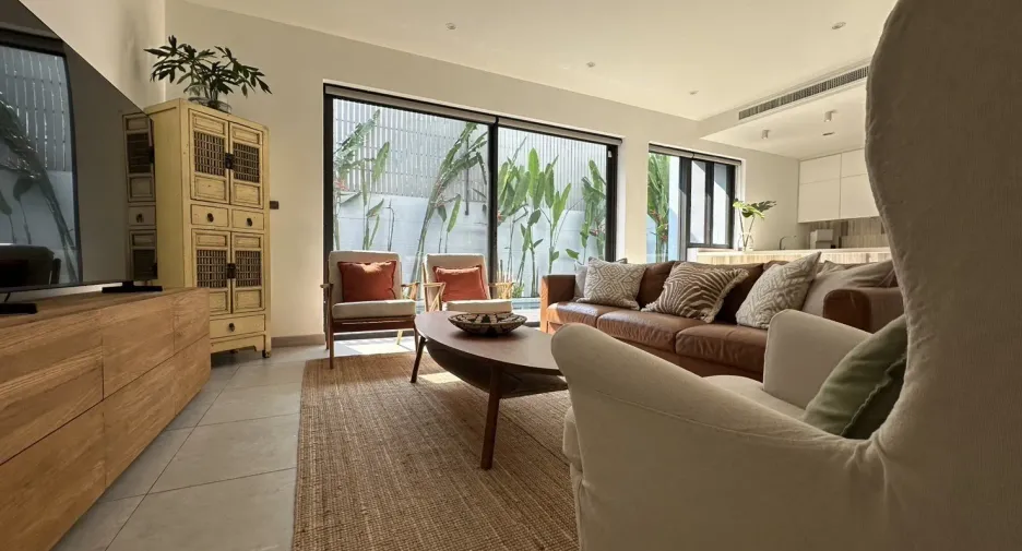For rent 4 bedrooms villa in Watthana, Bangkok