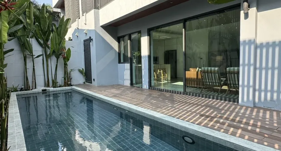 For rent 4 bedrooms villa in Watthana, Bangkok