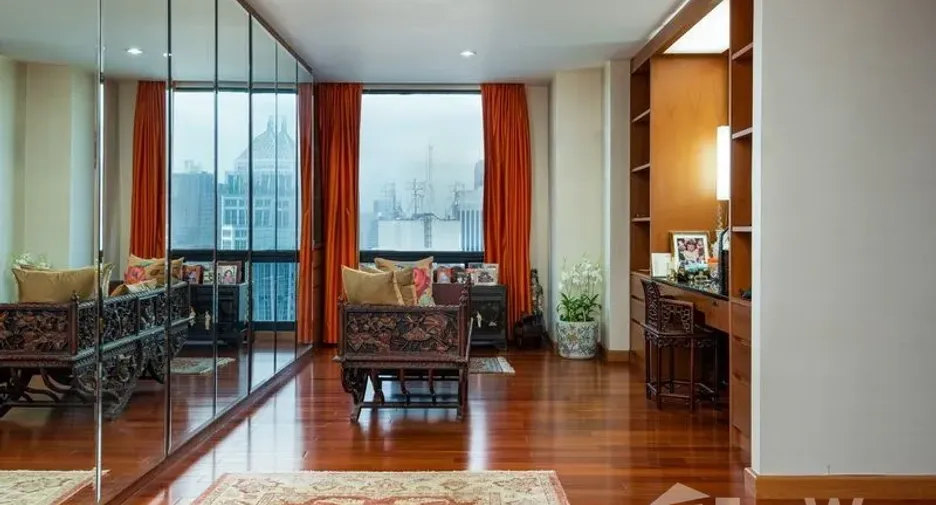 For sale 4 bedrooms condo in Pathum Wan, Bangkok