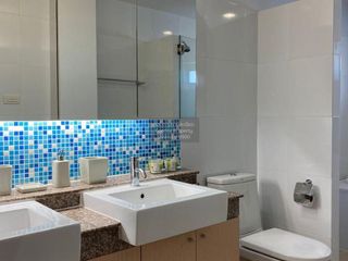 Аренда 3 спальни кондо в Пхра Кханонг, Бангкок