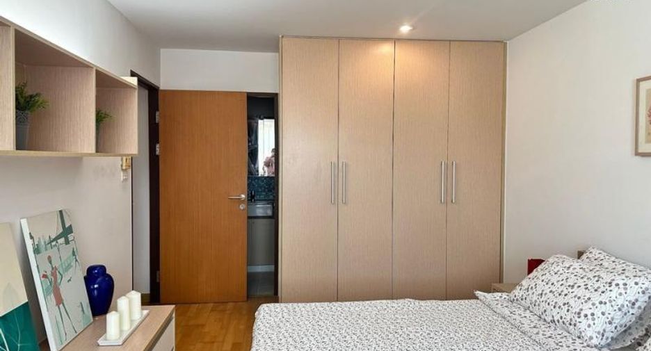 À louer 3 chambres condo à Phra Khanong, Bangkok